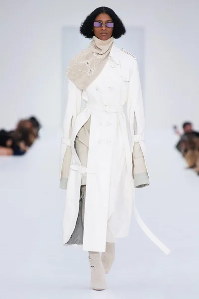 Look 27